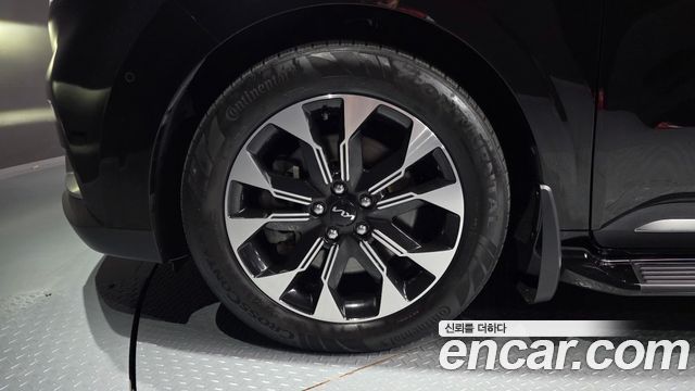 Kia Canival 2023 — photo 5