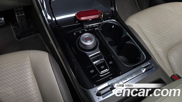 Kia Canival 2023 — photo 12
