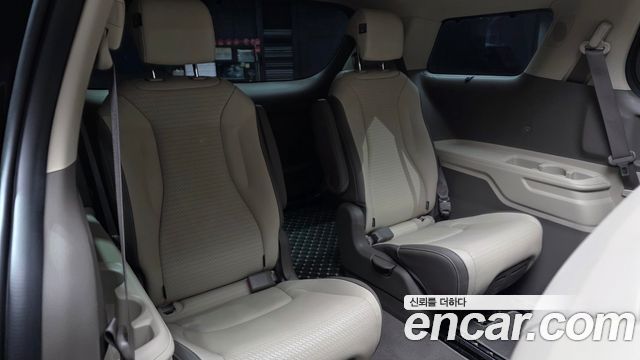 Kia Canival 2023 — photo 18