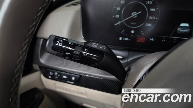 Kia Canival 2023 — photo 24