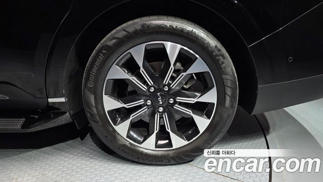Kia Canival 2023 — photo 7