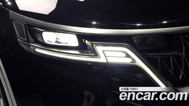 Kia Canival 2023 — photo 8