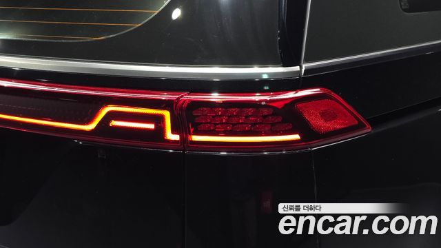 Kia Canival 2023 — photo 9