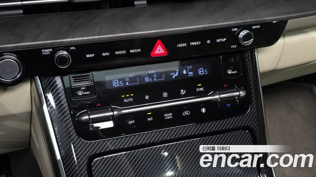 Kia Canival 2023 — photo 28