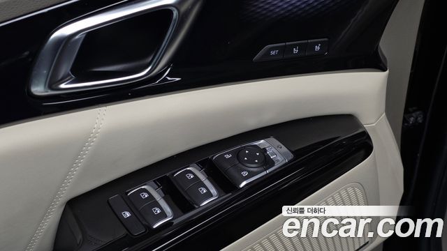 Kia Canival 2023 — photo 29
