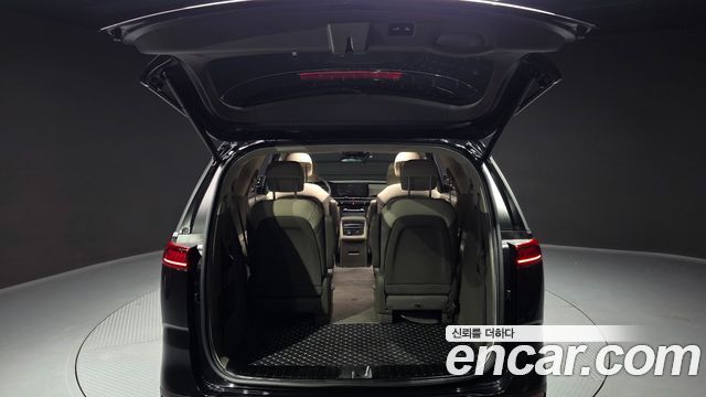 Kia Canival 2023 — photo 33