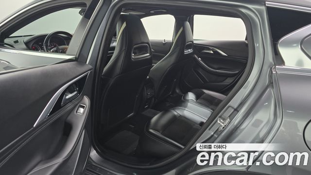 Infiniti Q30 2017 — photo 18