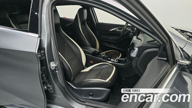 Infiniti Q30 2017 — photo 16