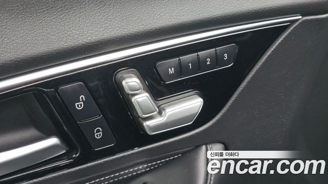 Infiniti Q30 2017 — photo 33