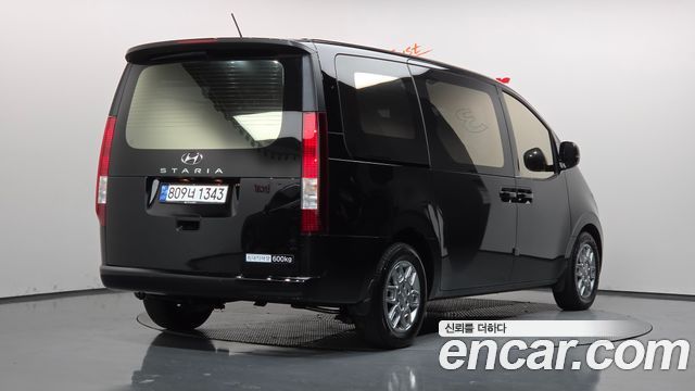 Hyundai Staria 2023 — photo 2