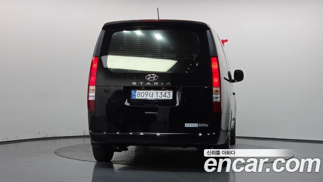 Hyundai Staria 2023 — photo 4