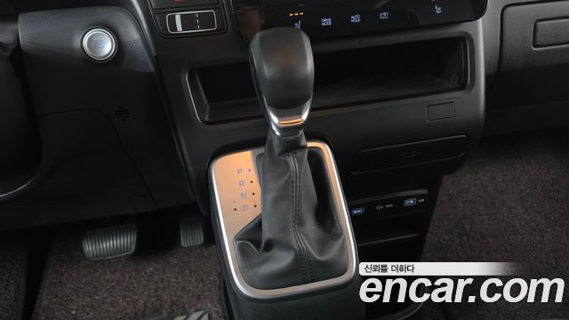 Hyundai Staria 2023 — photo 12