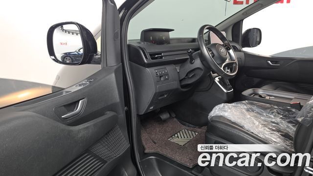 Hyundai Staria 2023 — photo 13