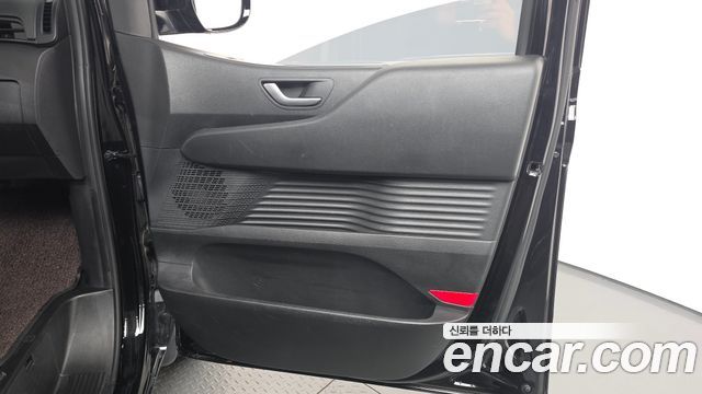 Hyundai Staria 2023 — photo 14