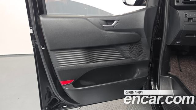 Hyundai Staria 2023 — photo 15