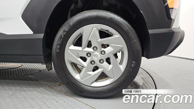 Hyundai Kona 2023 — photo 7
