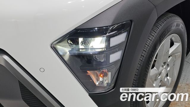 Hyundai Kona 2023 — photo 8