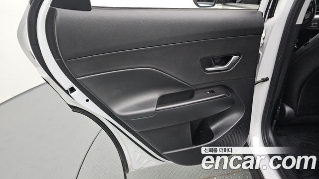 Hyundai Kona 2023 — photo 15