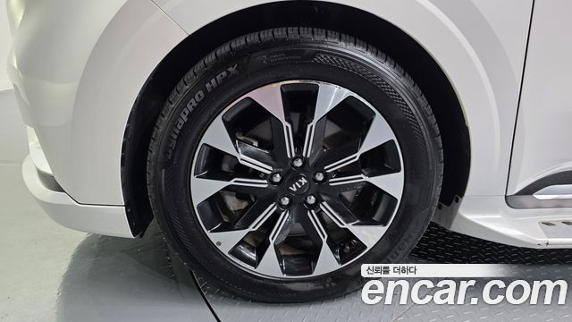 Kia Canival 2021 — photo 5