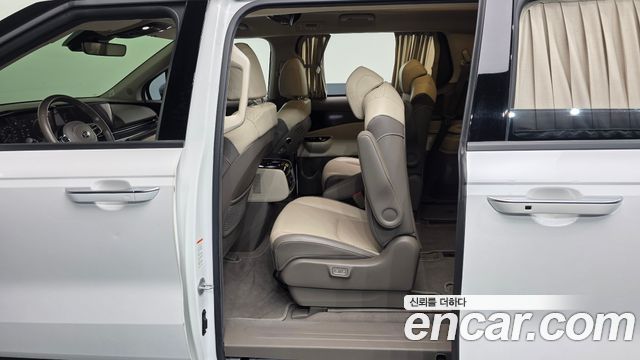 Kia Canival 2021 — photo 17