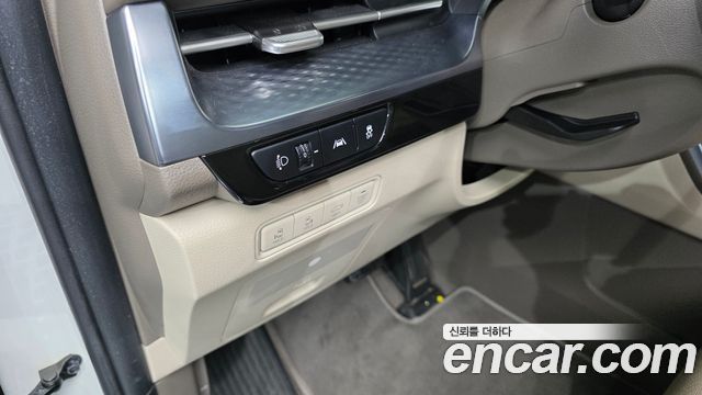 Kia Canival 2021 — photo 22