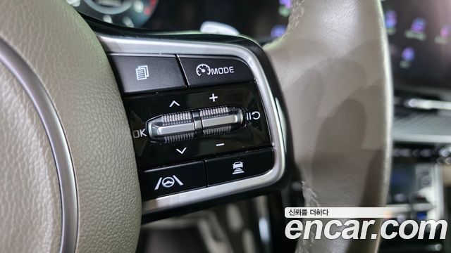 Kia Canival 2021 — photo 23
