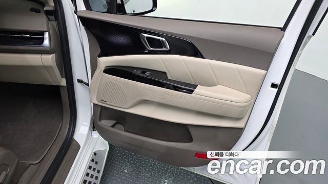 Kia Canival 2021 — photo 15