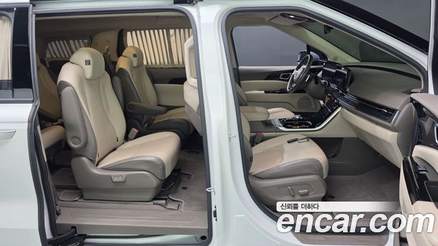 Kia Canival 2021 — photo 16