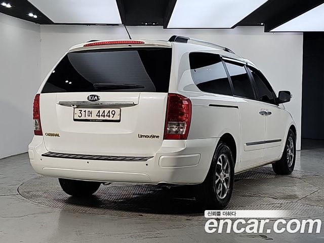 Kia Canival 2014 — photo 4