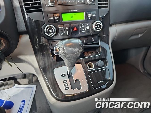Kia Canival 2014 — photo 8