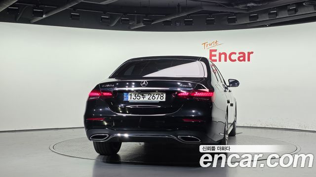 Mercedes-Benz E-Class 2021 — photo 4