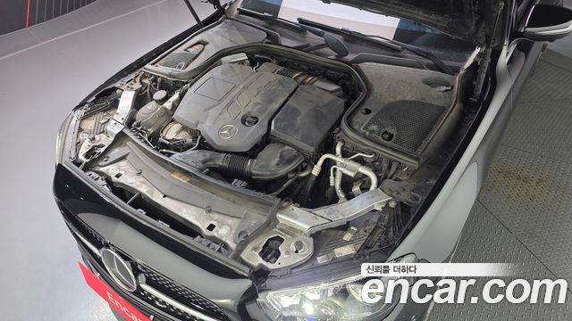 Mercedes-Benz E-Class 2021 — photo 6