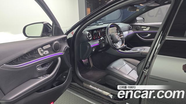 Mercedes-Benz E-Class 2021 — photo 10
