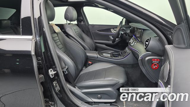 Mercedes-Benz E-Class 2021 — photo 11
