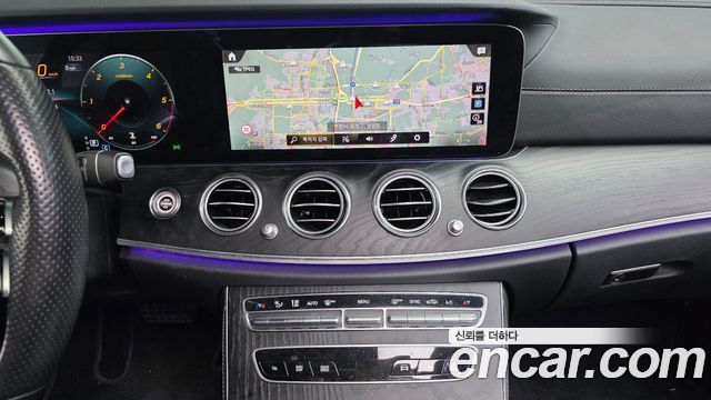 Mercedes-Benz E-Class 2021 — photo 14
