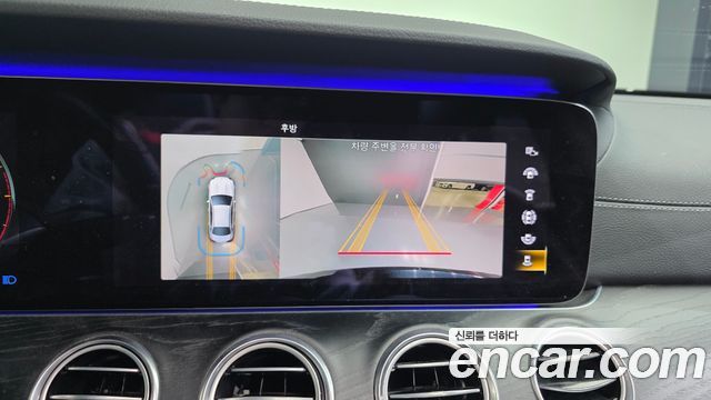 Mercedes-Benz E-Class 2021 — photo 15