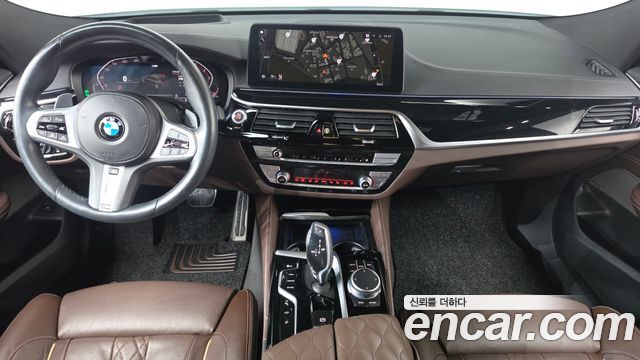 BMW Gran Turismo 2021 — photo 10