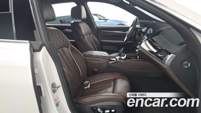BMW Gran Turismo 2021 — photo 16