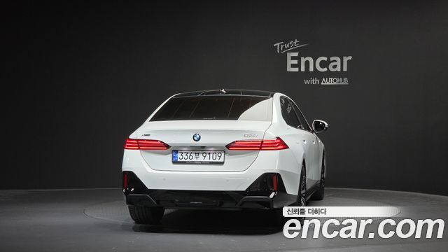 BMW 5-Series 2024 — photo 4