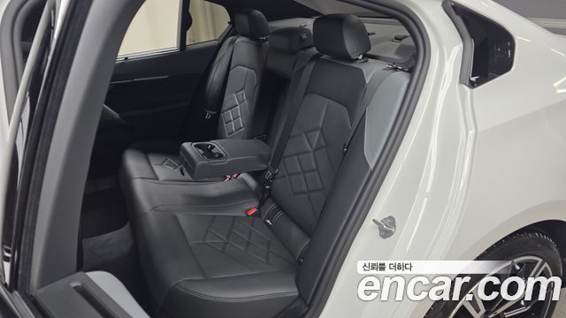 BMW 5-Series 2024 — photo 18