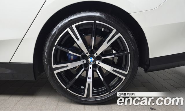 BMW 5-Series 2024 — photo 7