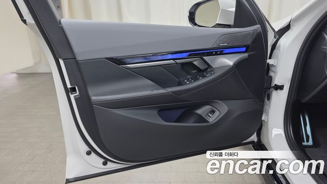 BMW 5-Series 2024 — photo 14
