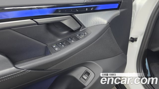 BMW 5-Series 2024 — photo 28