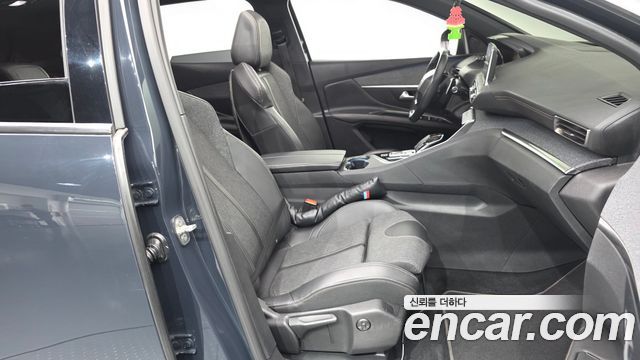 Peugeot 3008 2019 — photo 11