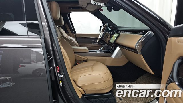 Land Rover Range Rover 2023 — photo 17
