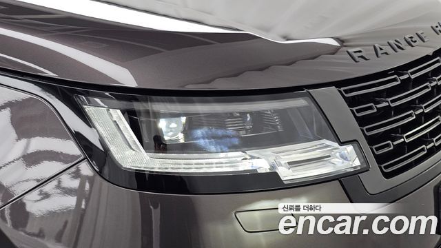 Land Rover Range Rover 2023 — photo 8