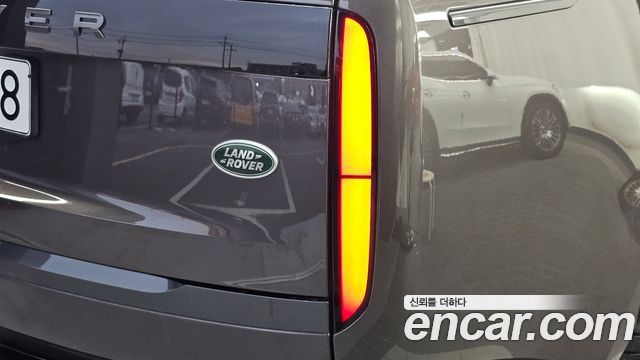 Land Rover Range Rover 2023 — photo 9