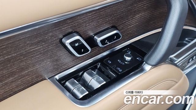 Land Rover Range Rover 2023 — photo 16
