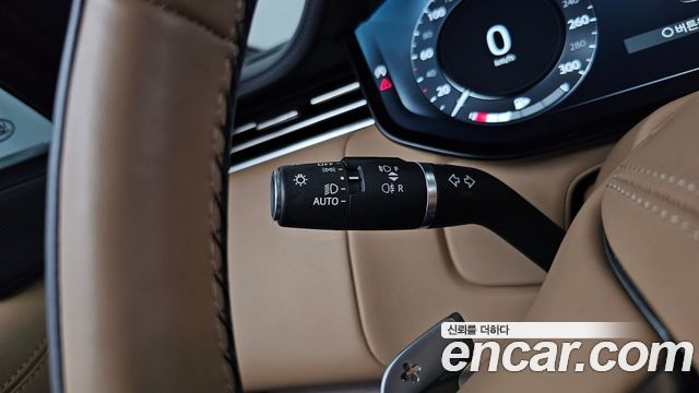 Land Rover Range Rover 2023 — photo 28