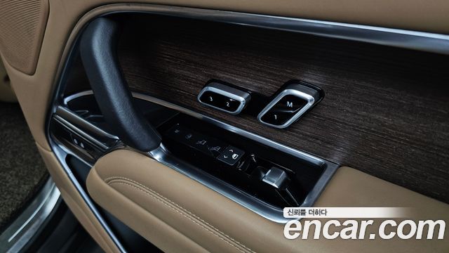 Land Rover Range Rover 2023 — photo 30